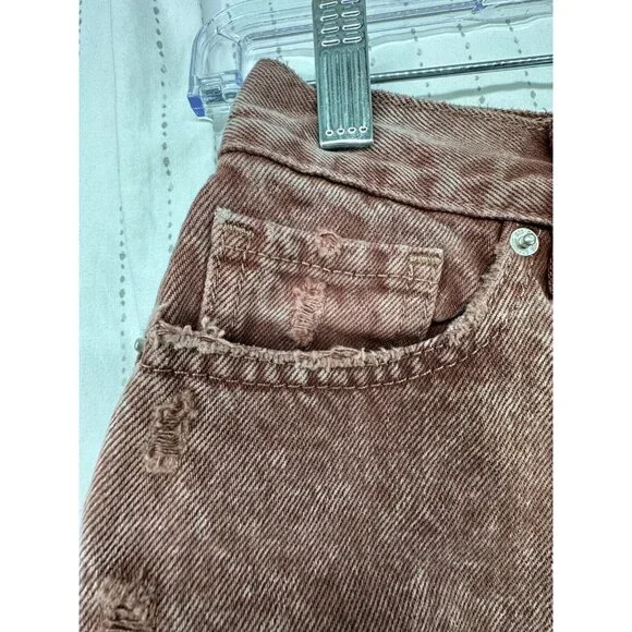 BDG Womens Shorts Sz 26 Mom High Rise Cinnamon Distressed Cuffed Outdoorsy Boho - Picture 4 of 14